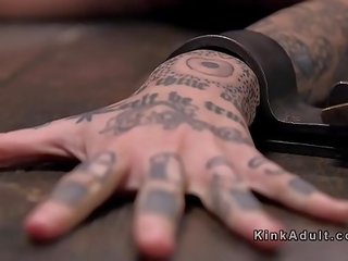Tatuoitu ja suukapula sub bdsm torment